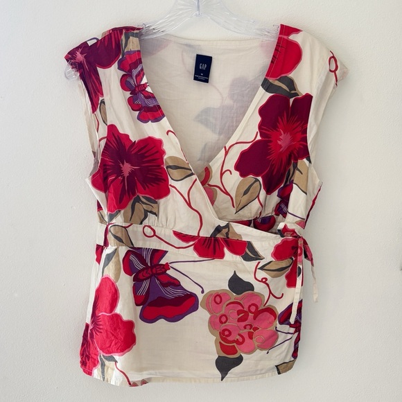 GAP Floral Wrap Top Size M Red Cream Cotton Cap Sleeve Blouse - Picture 13 of 13